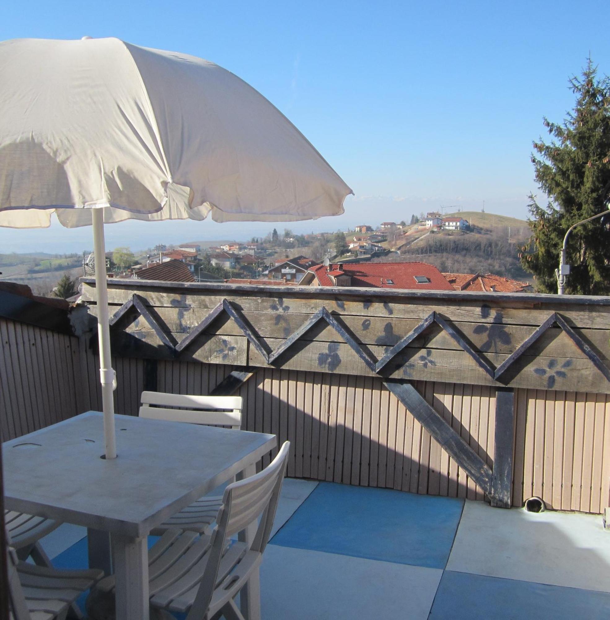 B&B I Colori Dell'Arcobaleno Belvedere Langhe Buitenkant foto