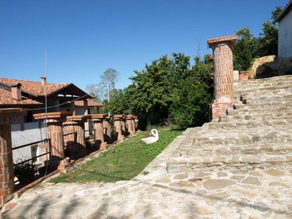 B&B I Colori Dell'Arcobaleno Belvedere Langhe Buitenkant foto